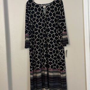 Haani Black and White Sheath Dress with 3/4 Sleeves